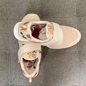 As New Tiem Cycling Shoes